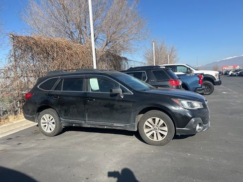 Used 2018 Subaru Outback 2.5i Premium image 3