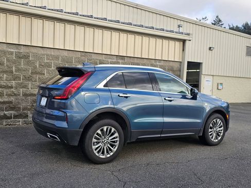 Used 2025 Cadillac XT4 Premium Luxury image 10