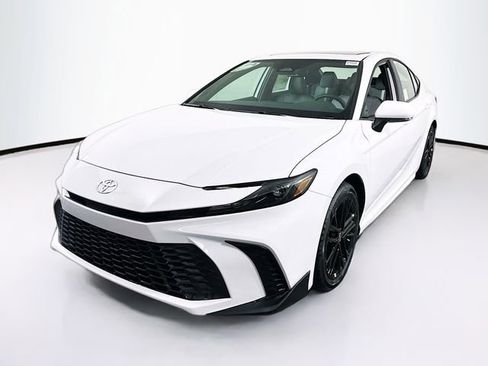 New 2026 Toyota Camry SE image 3