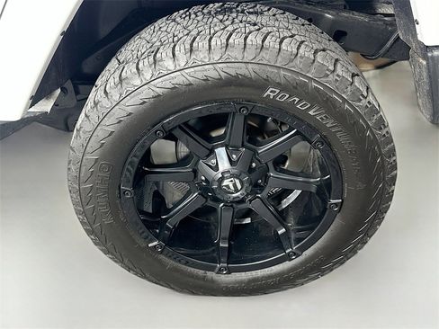 Used 2015 Jeep Wrangler Unlimited Sahara image 26