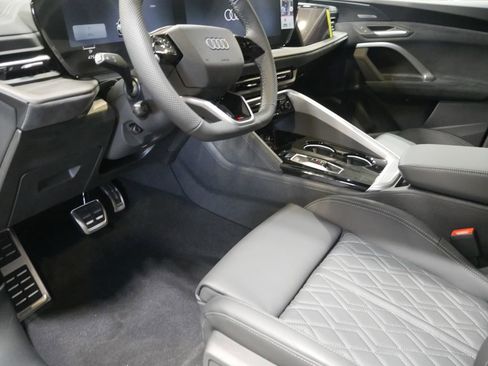 New 2026 Audi SQ5 Premium Plus image 18