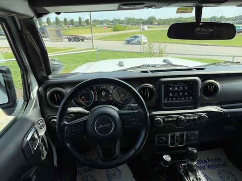 Used 2018 Jeep Wrangler Unlimited Sport S AWD/4WD image 40