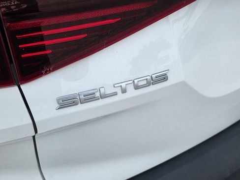 Used 2022 Kia Seltos S FWD image 8