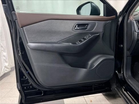 Certified 2023 Nissan Rogue S image 9