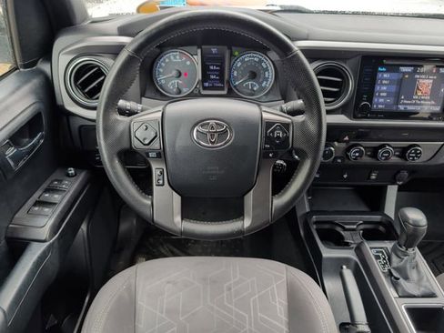 Used 2016 Toyota Tacoma TRD Sport w/ Towing Package AWD/4WD image 16