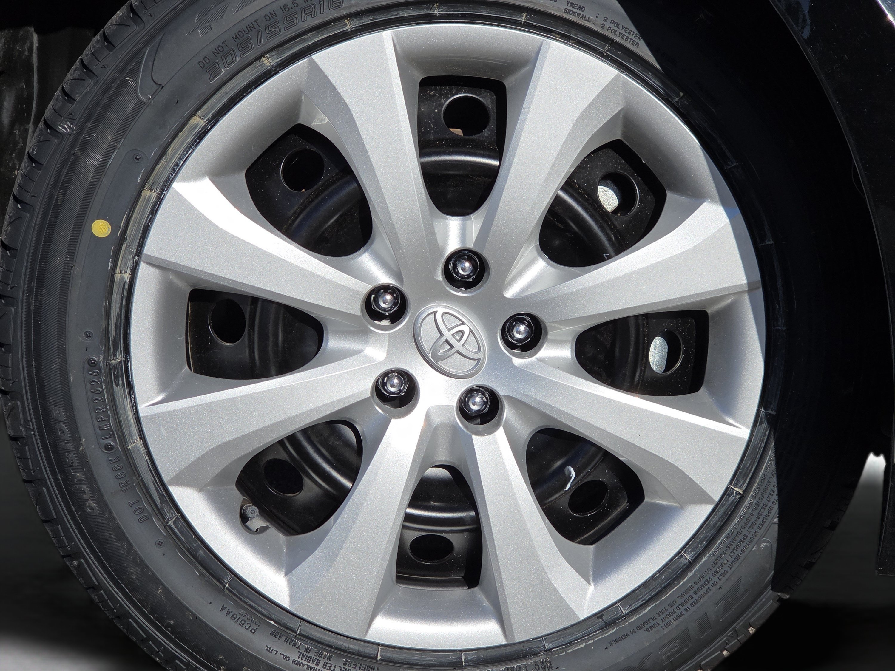 Used 2025 Toyota Corolla LE FWD image 14