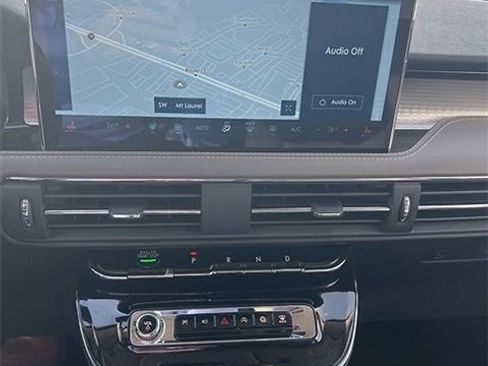 Used 2026 Lincoln Corsair Premiere image 13