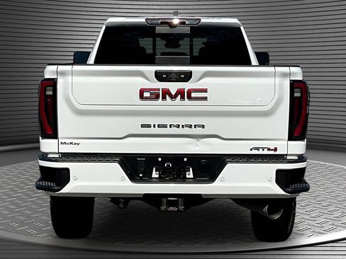 Used 2024 GMC Sierra 2500 AT4 w/ AT4 Premium Plus Package AWD/4WD image 5