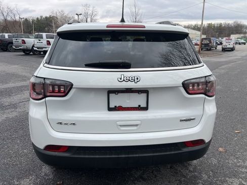 Used 2022 Jeep Compass Latitude image 4