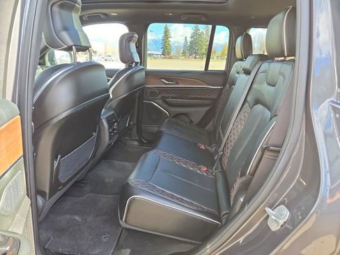 Used 2024 Jeep Grand Cherokee Summit image 33