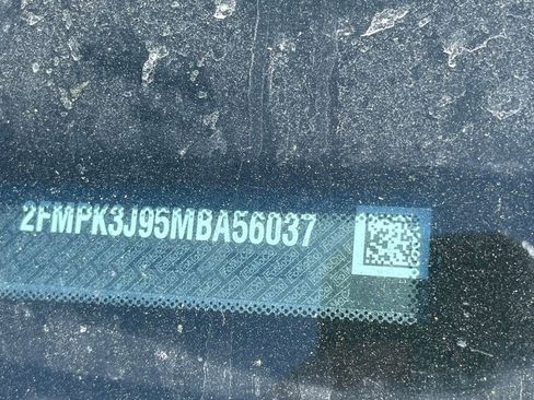 Used 2021 Ford Edge SEL w/ Convenience Package image 3