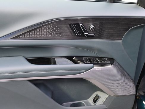 New 2025 Cadillac Lyriq Luxury image 22