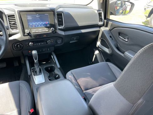 Certified 2023 Nissan Frontier SV w/ SV Convenience Package AWD/4WD image 15