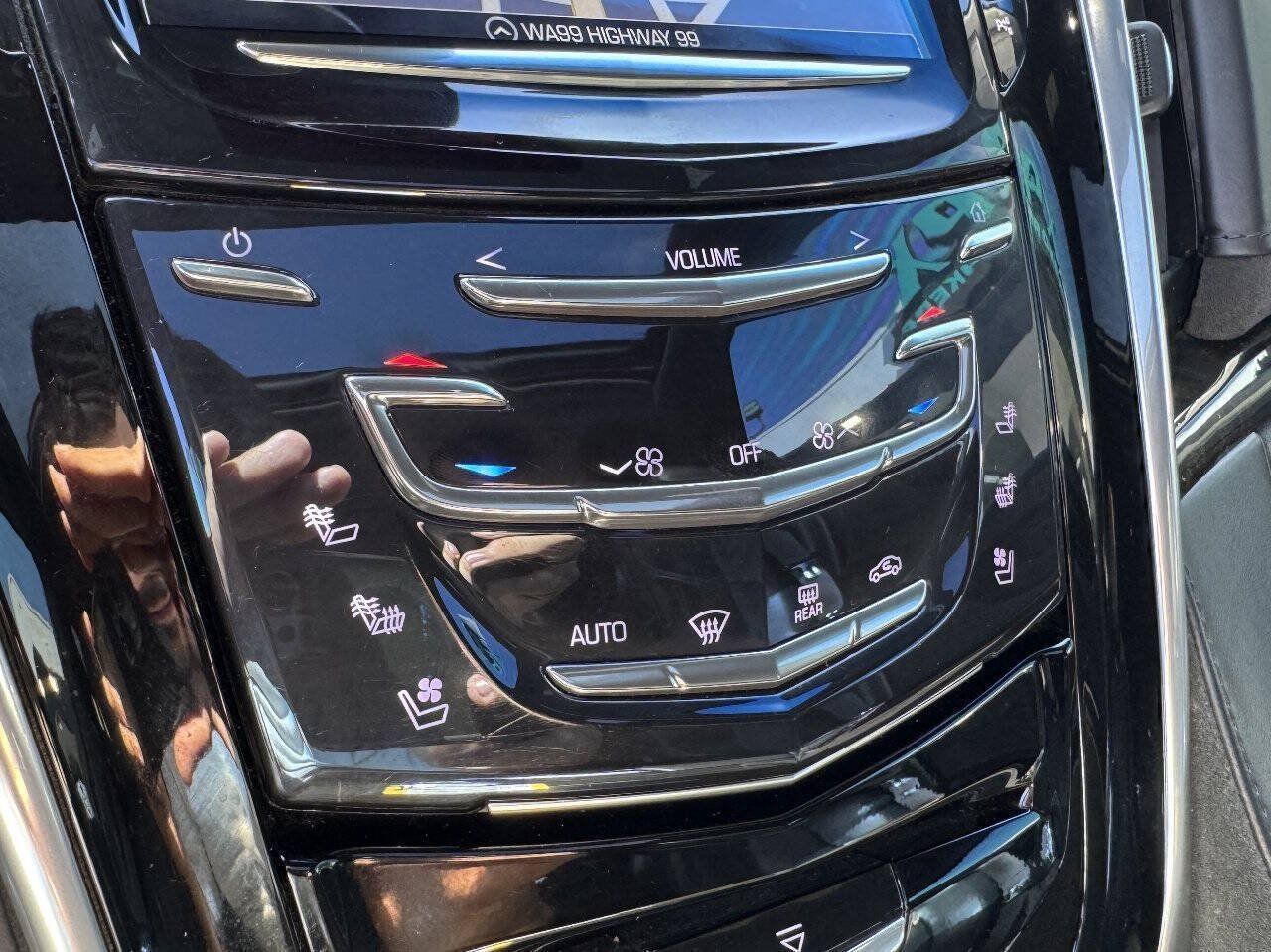 Used 2019 Cadillac Escalade Platinum RWD image 44