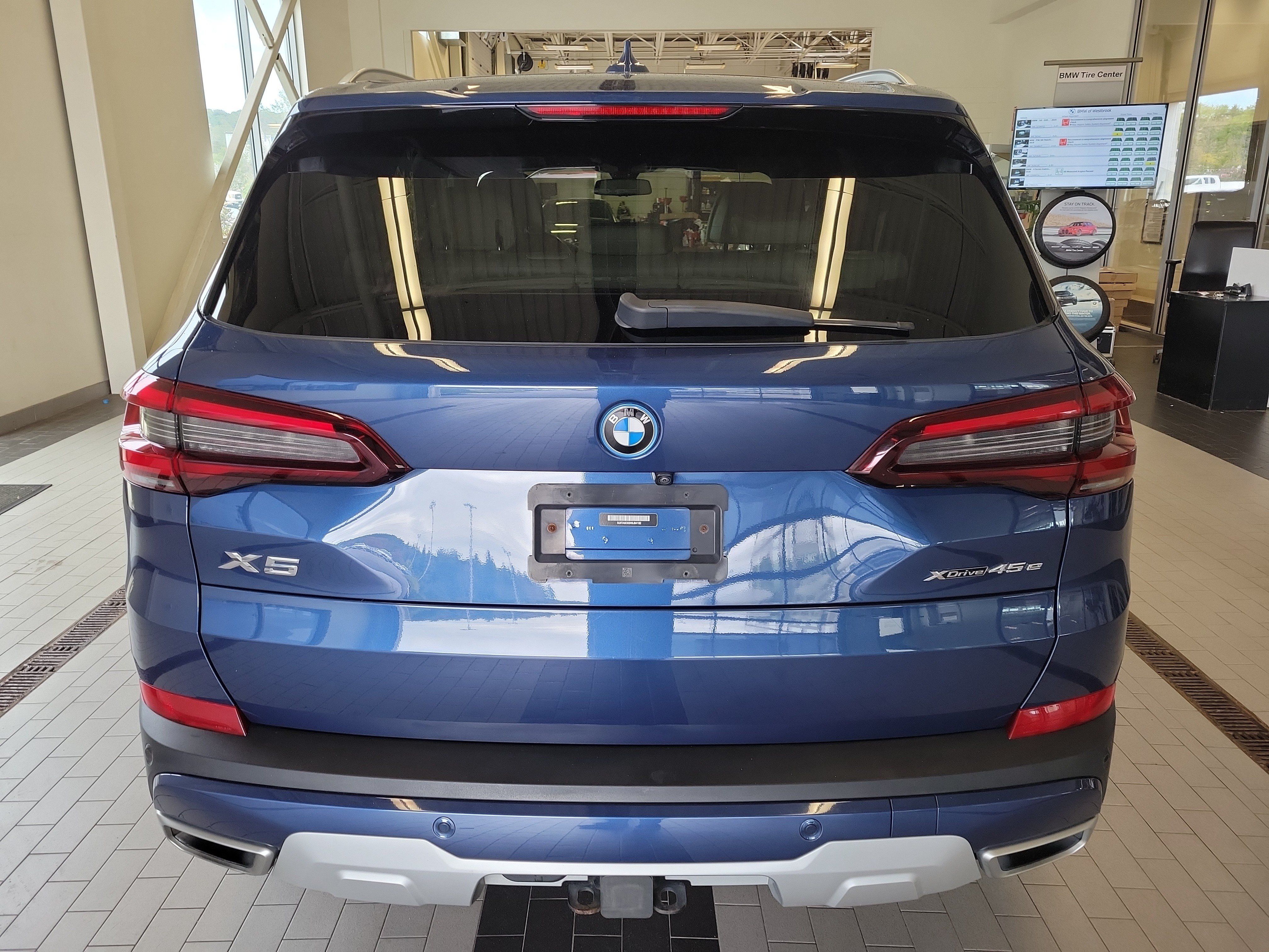 Used 2022 BMW X5 xDrive45e w/ Luxury Seating Package AWD/4WD image 6