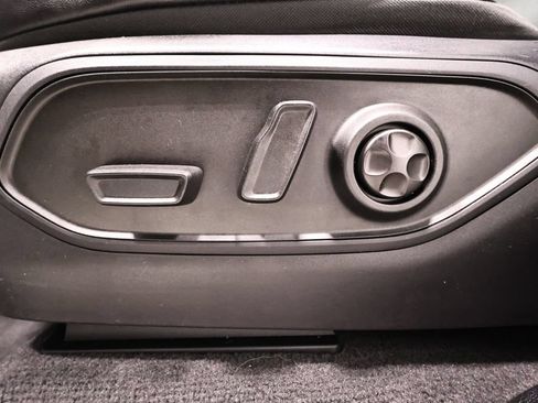 Used 2021 Jeep Grand Cherokee L Limited AWD/4WD image 12
