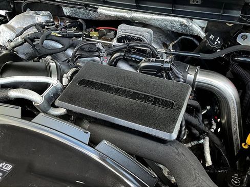 Used 2024 GMC Sierra 2500 AT4X image 45