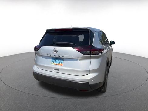 Used 2025 Nissan Rogue SV FWD image 15