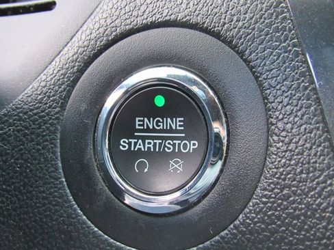 Used 2018 Ford Explorer XLT image 18