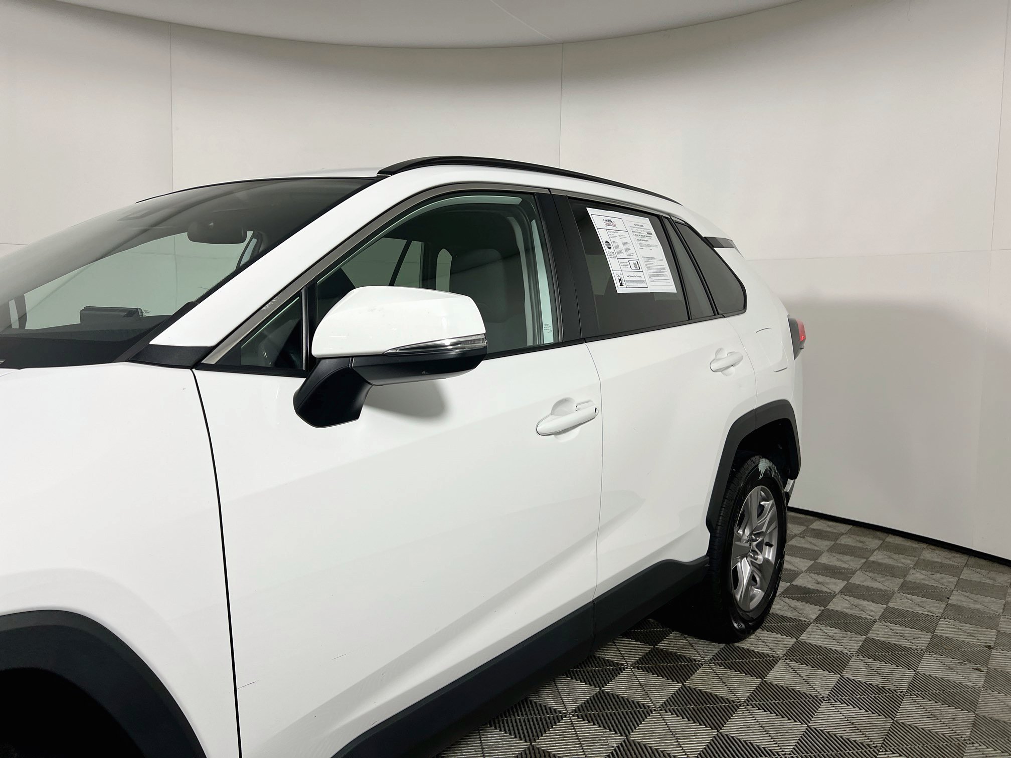 Used 2025 Toyota RAV4 XLE FWD image 13