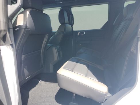 New 2026 Ford Bronco Outer Banks AWD/4WD image 16