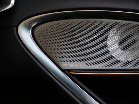 Used 2025 McLaren Artura Spider image 20