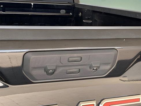Used 2024 GMC Sierra 1500 SLE image 18