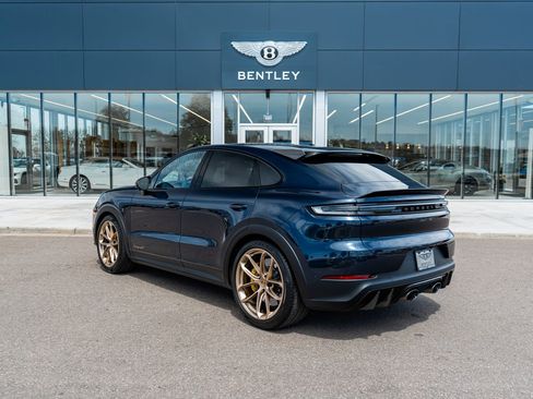 Used 2024 Porsche Cayenne Turbo GT AWD/4WD image 8