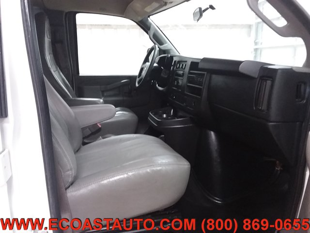 Used 2017 Chevrolet Express 2500 RWD image 14