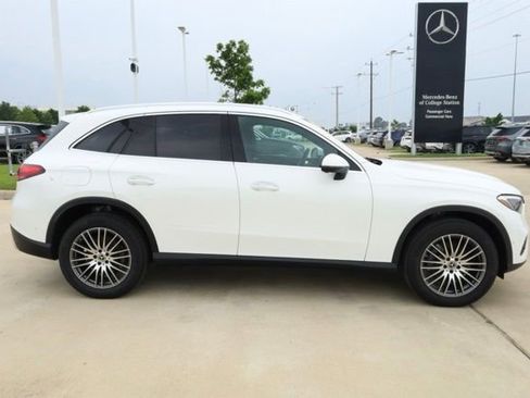 Certified 2025 Mercedes-Benz GLC 300 4MATIC image 2