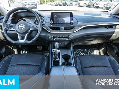 Used 2025 Nissan Altima 2.5 SV FWD image 24