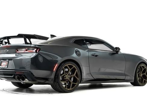 Used 2018 Chevrolet Camaro ZL1 RWD image 4