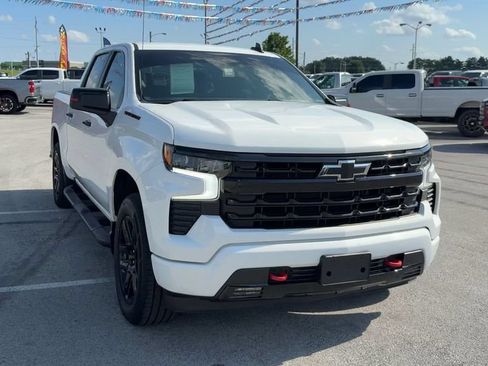 Used 2023 Chevrolet Silverado 1500 RST w/ Redline Edition AWD/4WD image 9