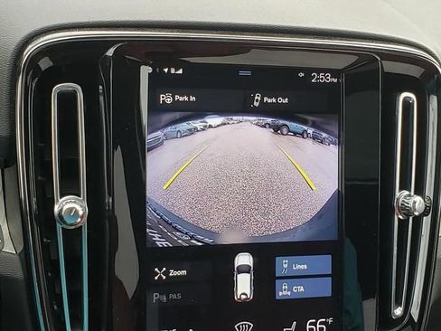 Used 2019 Volvo XC40 T4 Inscription image 29