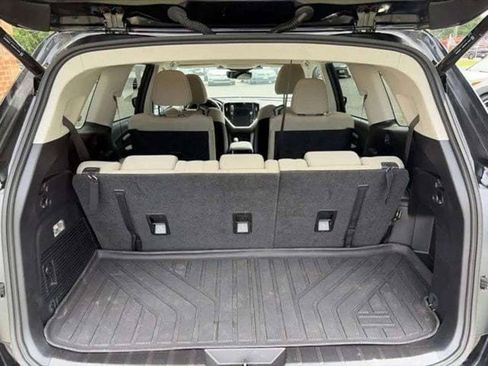 Used 2024 Subaru Ascent Premium w/ Convenience Package AWD/4WD image 7