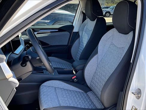 New 2026 Volkswagen Tiguan S image 9