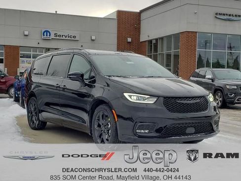 New 2026 Chrysler Pacifica Select w/ S Appearance Package FWD image 1
