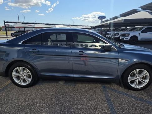 Used 2018 Ford Taurus SE FWD image 5