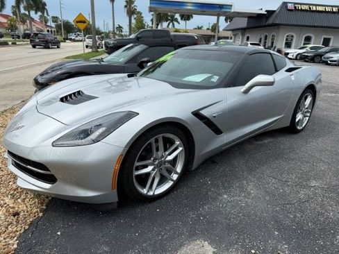 Used 2019 Chevrolet Corvette Stingray Coupe w/ 1LT RWD image 2