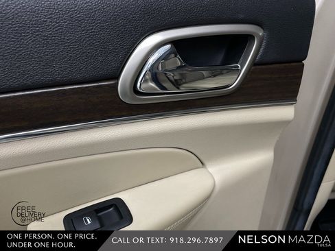 Used 2014 Jeep Grand Cherokee Limited w/ Luxury Group II image 38