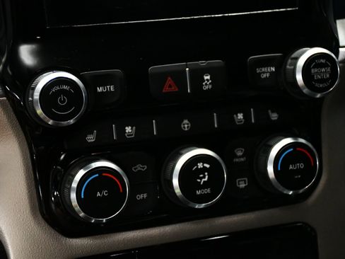 Used 2019 RAM 3500 Laramie w/ Black Appearance Package image 37