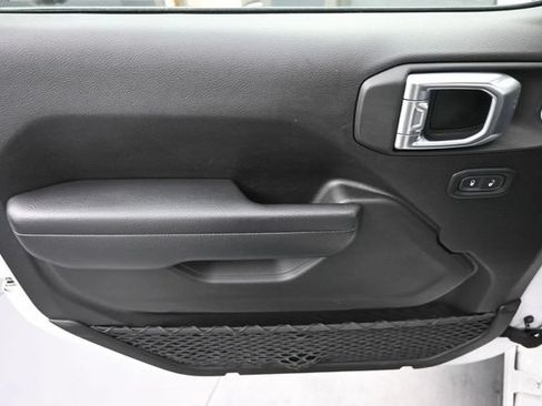 Used 2022 Jeep Gladiator Sport AWD/4WD image 12