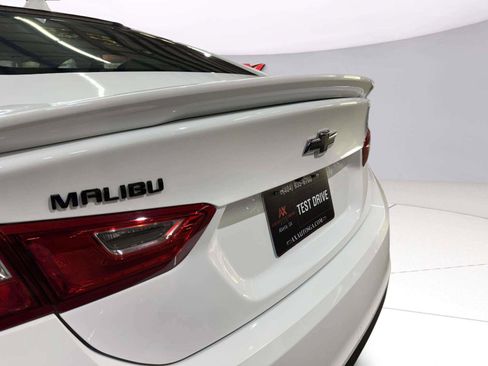 Used 2023 Chevrolet Malibu RS FWD image 17