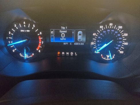 Used 2018 Ford Fusion SE FWD image 23
