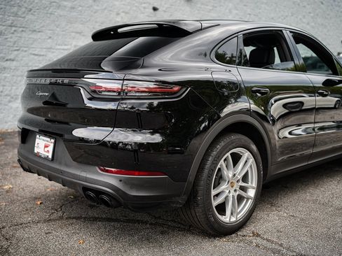 Used 2023 Porsche Cayenne Base w/ Premium Package image 15