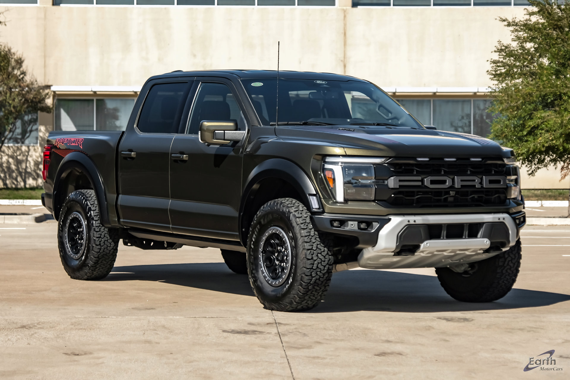 Used 2025 Ford F150 Raptor AWD/4WD image 23