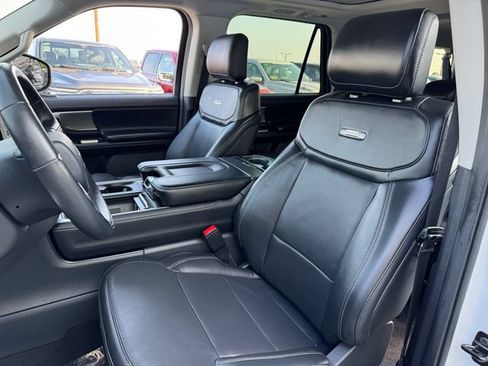 Used 2025 Ford Expedition Max Platinum AWD/4WD image 7