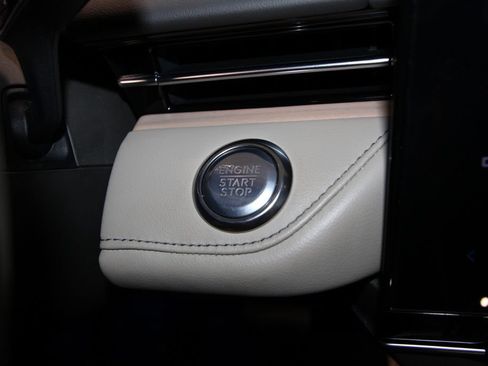 Used 2025 Lincoln Nautilus Reserve AWD/4WD image 14