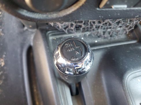 Used 2015 Jeep Wrangler Unlimited Sahara AWD/4WD image 30