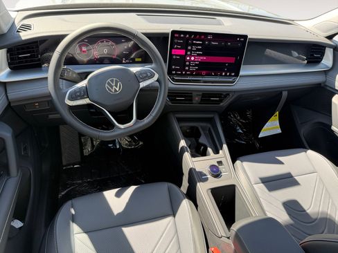 New 2026 Volkswagen Tiguan SE AWD/4WD image 15